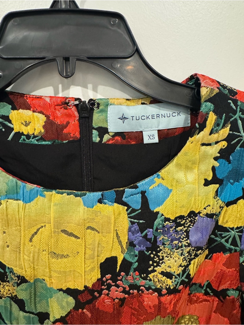 Tuckernuck Multicolor Floral Jacquard Puff-Sleeve Top - Picture 2 of 2